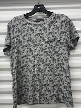 French Connection Men's Gray/Black Tropical Graphic Print Pocket T-Shirt M